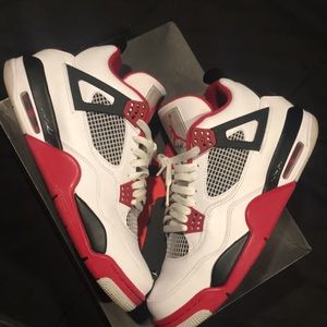 Jordan retro 4 fire red